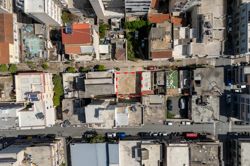 Purchase of a plot in the center of Athens