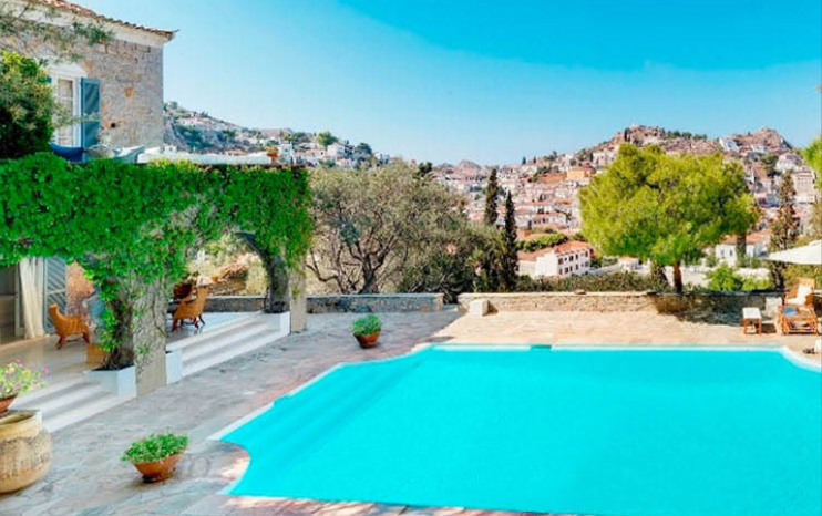 Villa with pool for sellers