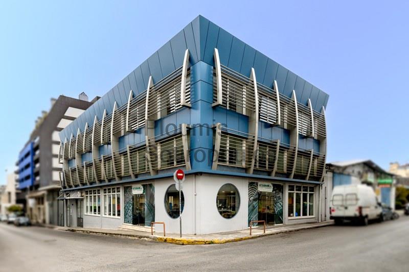 Independent Commercial Building in Piraeus