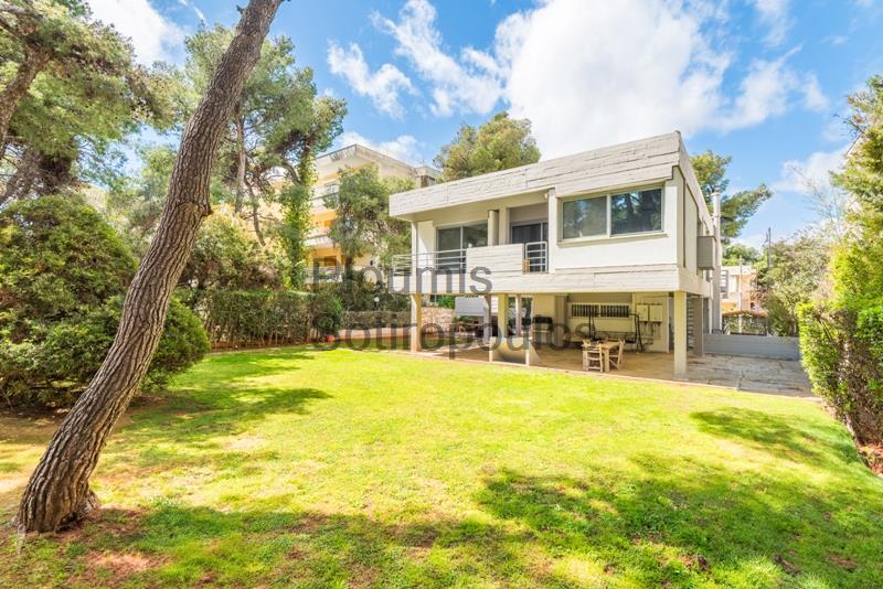 Οικόπεδο με Διπλοκατοικία στην Κηφισιά