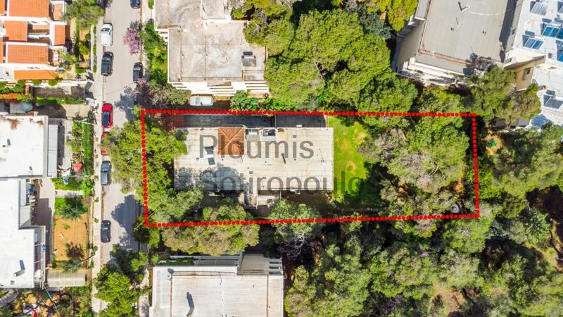 Οικόπεδο με Διπλοκατοικία στην Κηφισιά Ελλάδα προς Πώληση