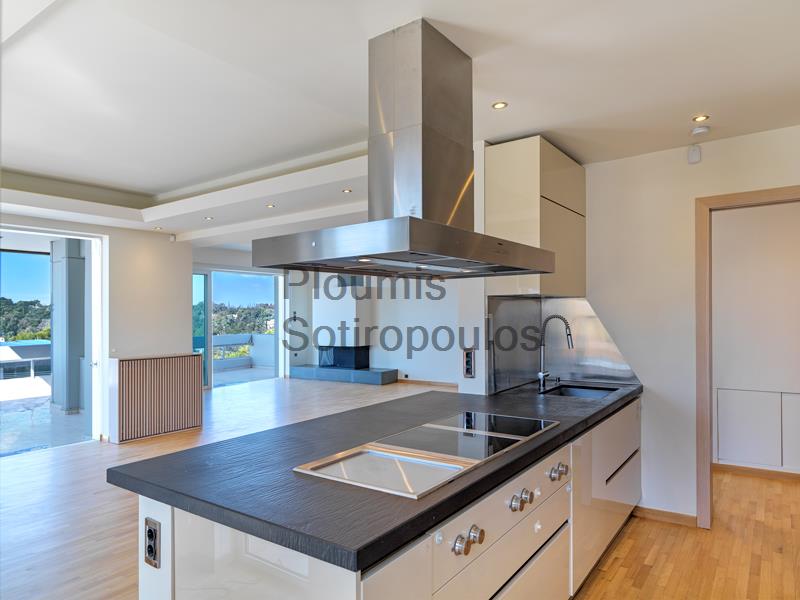 Penthouse perfection, Vouliagmeni Greece for Sale
