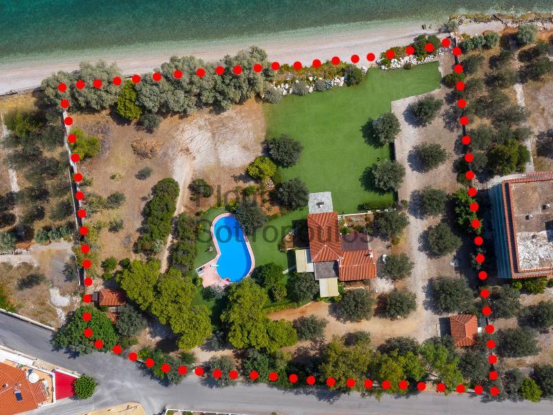Παραθαλάσσια Έκταση με Κατοικία στην Κόρινθο Ελλάδα προς Πώληση