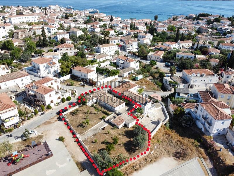 Οικόπεδο με παλαιά κατοικία στις Σπέτσες Ελλάδα προς Πώληση