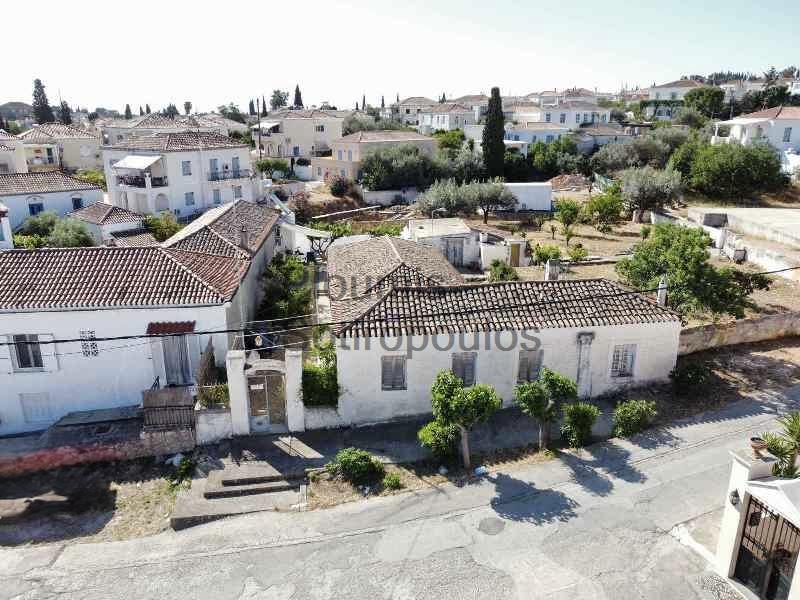 Οικόπεδο με παλαιά κατοικία στις Σπέτσες Ελλάδα προς Πώληση