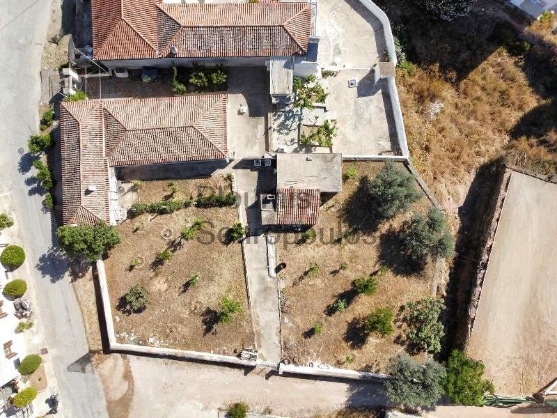 Οικόπεδο με παλαιά κατοικία στις Σπέτσες Ελλάδα προς Πώληση