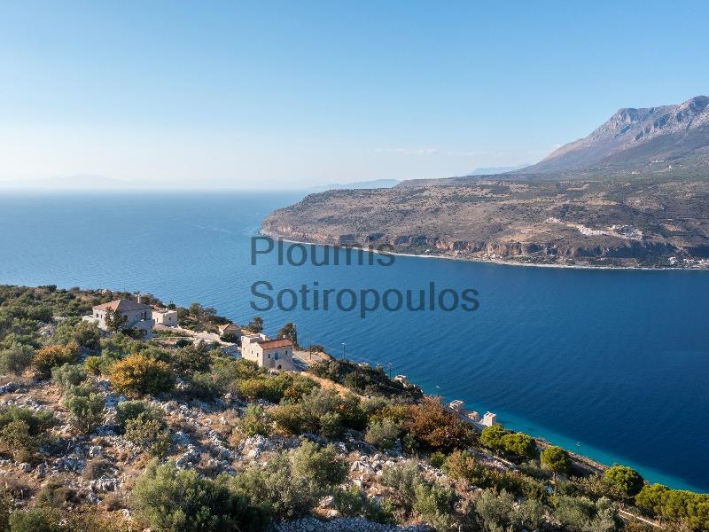 Land plot with permit in Limeni, Peloponnese Greece for Sale