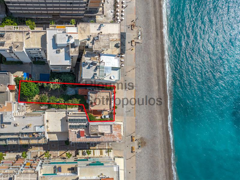 Κλασική Παραθαλάσσια Κατοικία στο Λουτράκι Ελλάδα προς Πώληση