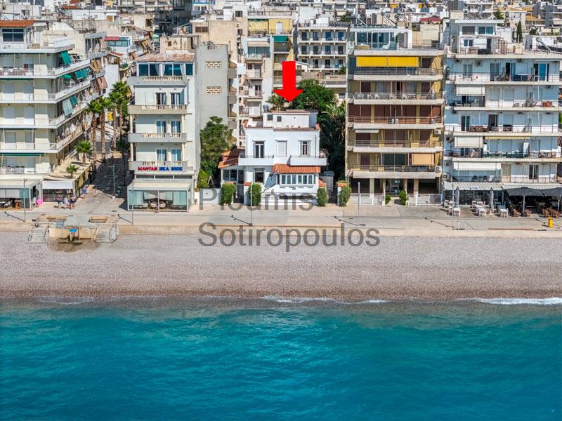 Κλασική Παραθαλάσσια Κατοικία στο Λουτράκι Ελλάδα προς Πώληση