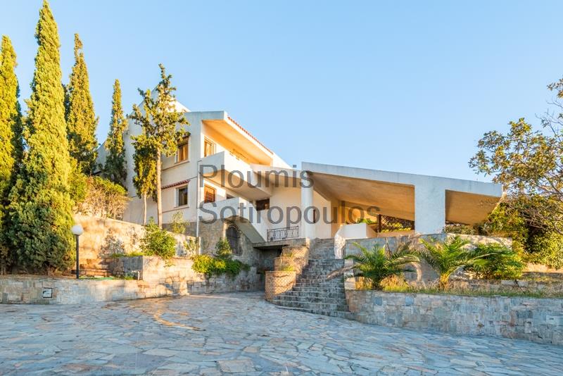 Κλασική μονοκατοικία στα Καλύβια Αττικής Ελλάδα προς Πώληση