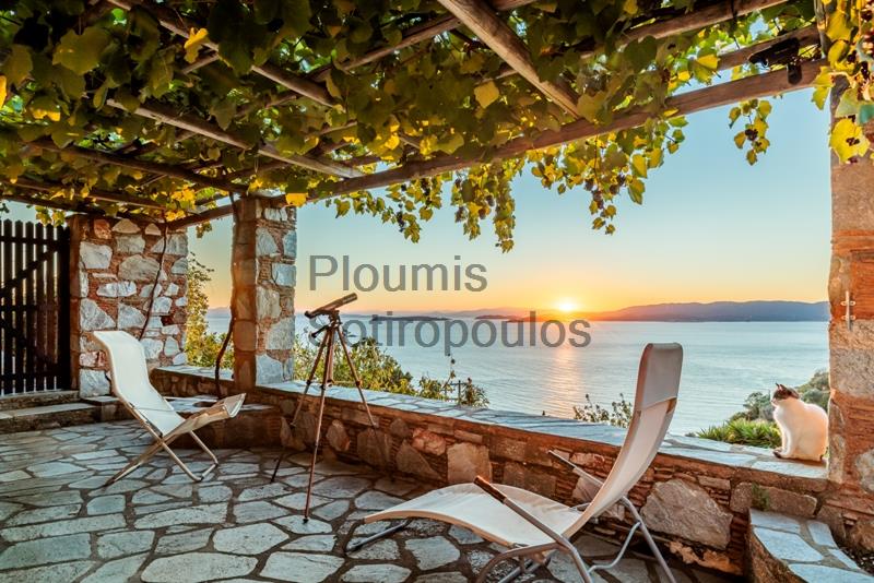 Η Όαση ενός Καλλιτέχνη στην Σκόπελο, Σποράδες