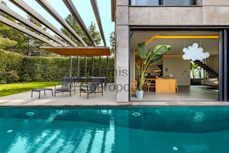 Μοντέρνα Κατοικία στην Περιοχή της Καστρίτσας, Νέα Ερυθραία Ελλάδα προς Πώληση